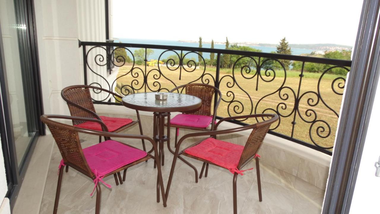 July'S Island Deluxe Apartment Chernomorets Exterior photo